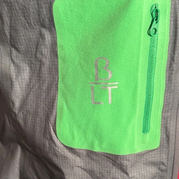 Arc’teryx Women’s Beta LT Jacket – GORE-TEX Pro - Picture 11 of 16